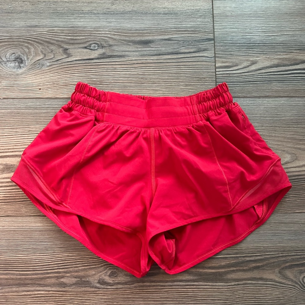 lululemon hotty hot shorts!